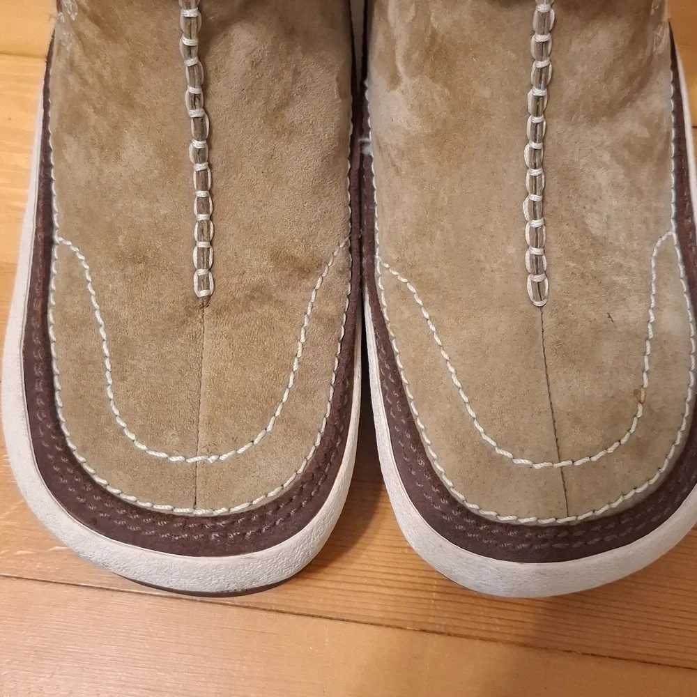 Merrell Spirit Tibet sz 8, tan suede boots, faux fir trim. NWOT